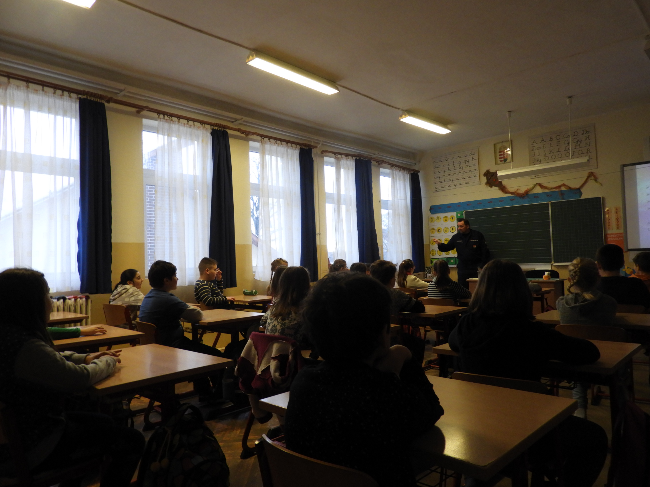 Figyelemfelkeltö kammpányok szervezée a gyerekeknek  Foldeak