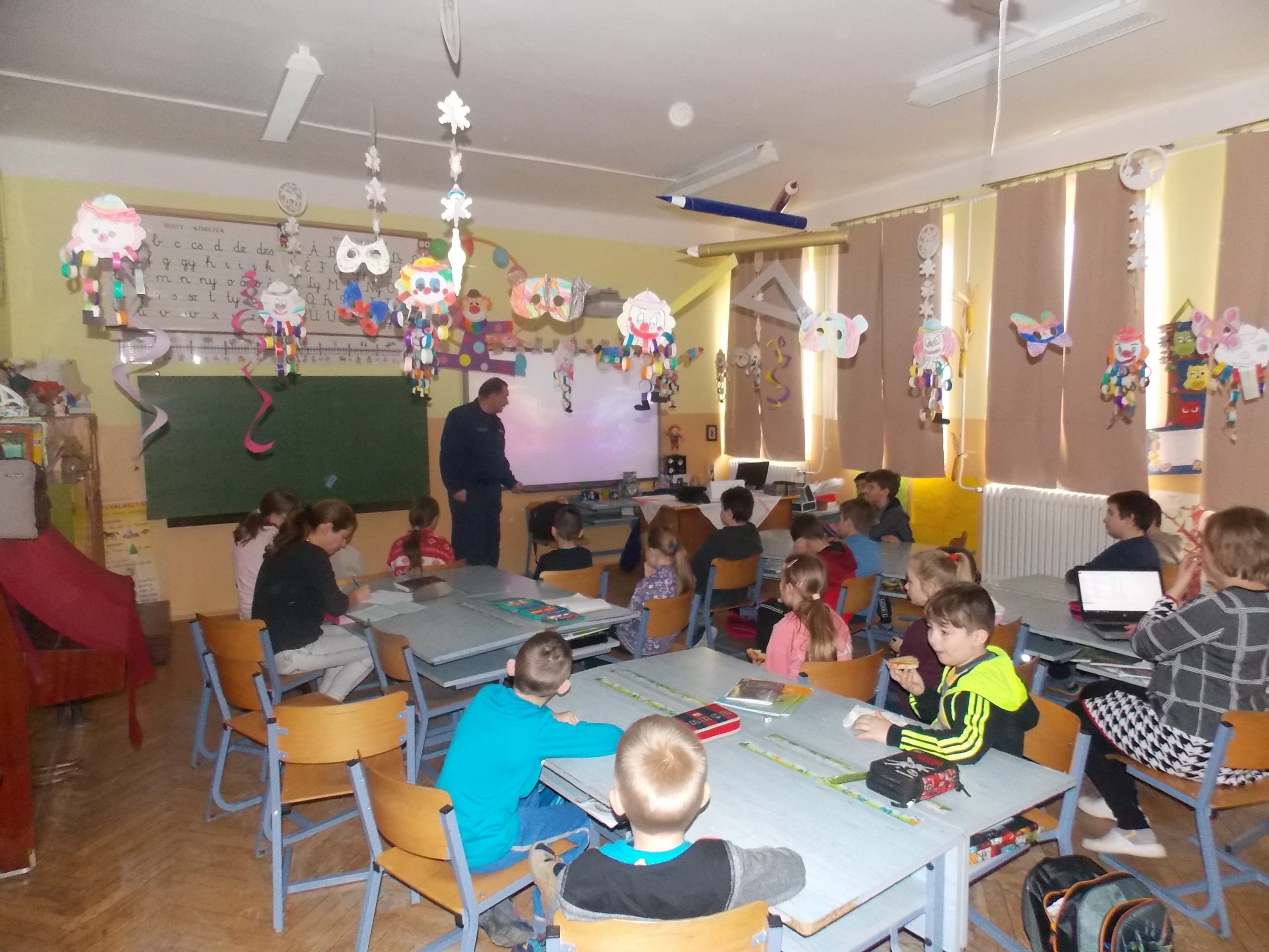 Figyelemfelkeltö kammpányok szervezée a gyerekeknek Pitvaros