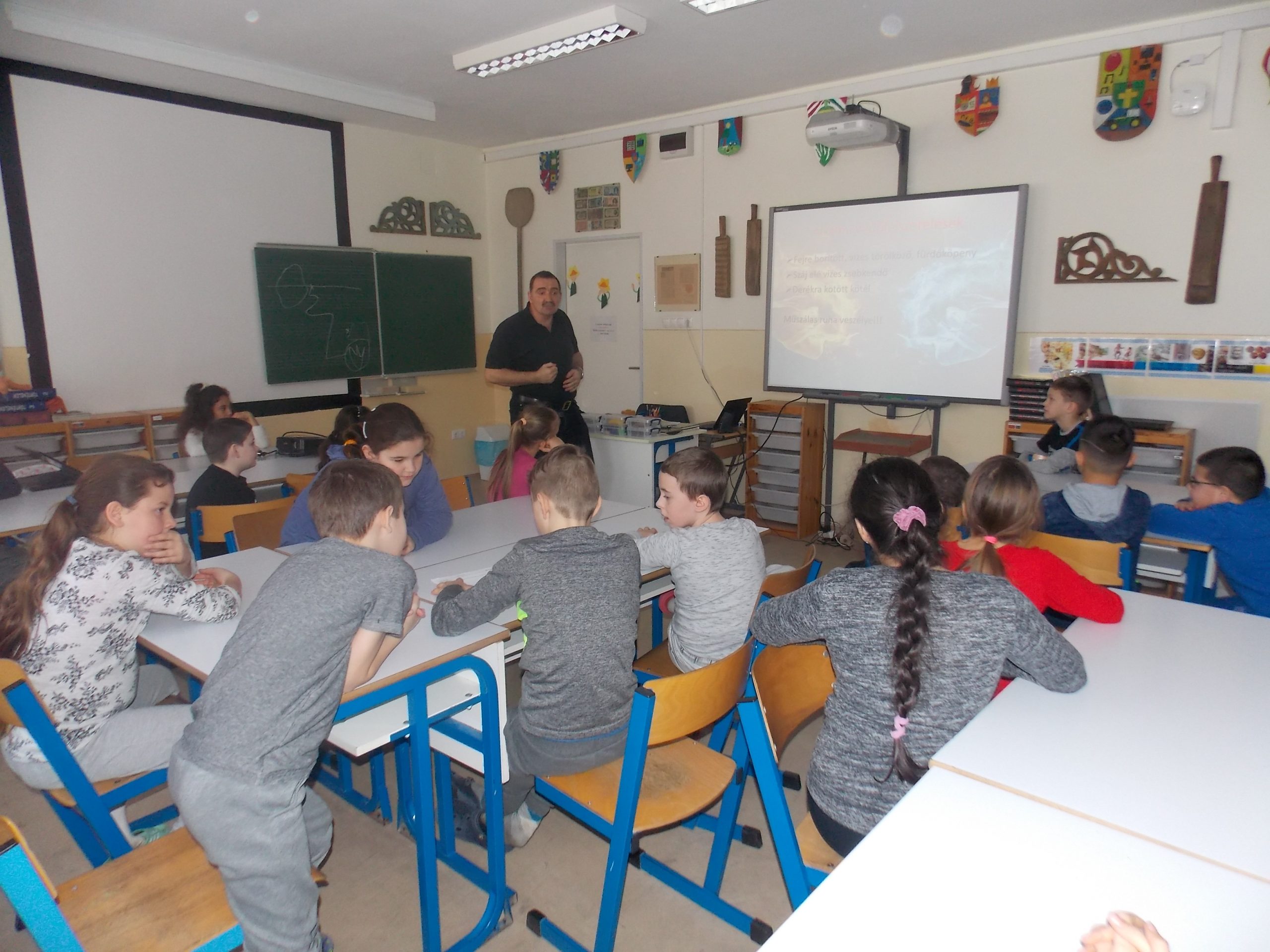 Figyelemfelkeltö kammpányok szervezée a gyerekeknek  Apatfalva